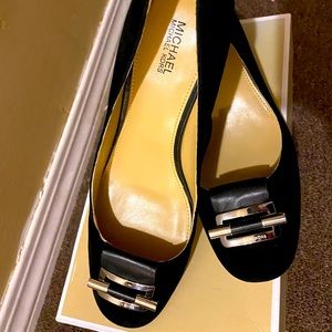 Brand New Michael Kors Gloria Mid 37.5 Shoes